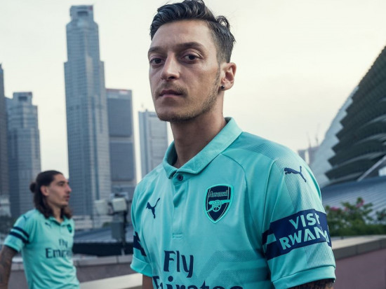 terza maglia arsenal 2019.jpg